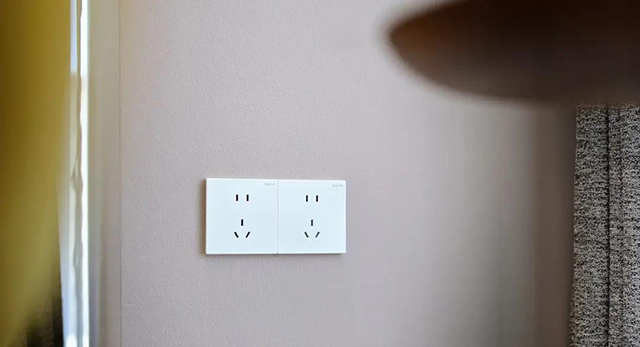 強弱電(diàn)面闆