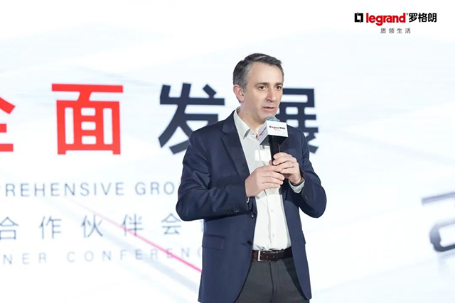羅格朗全球CEO Mr. Benoit COQUART先生(shēng)